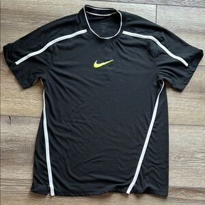 ••NIKE DRI-FIT••SOFT TEE